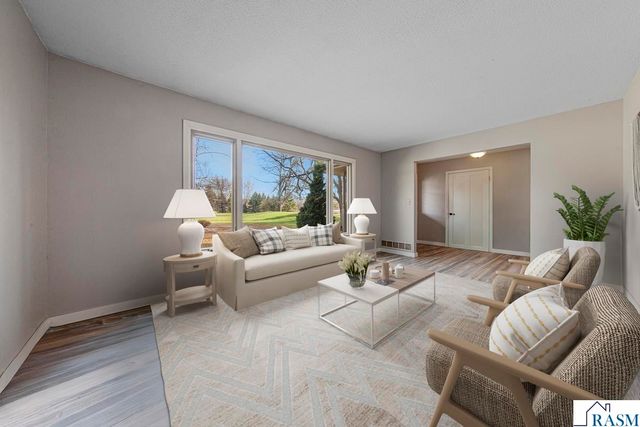 101 Mapleridge Drive, Mankato, MN 56001