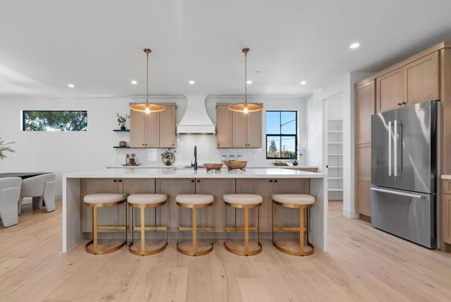 44 Sunnyside Avenue, Campbell, CA 95008