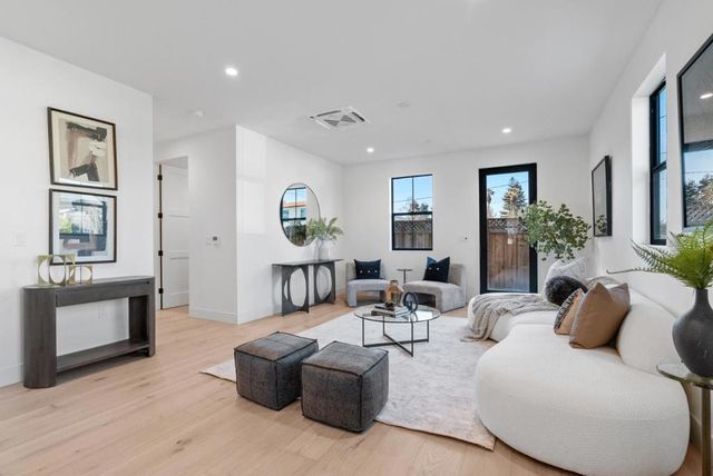 44 Sunnyside Avenue, Campbell, CA 95008