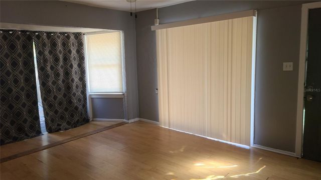 3109 W NAPOLEON AVENUE, Tampa, FL 33611