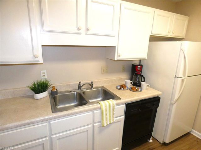 3982 Westridge Meadow Circle, Clemmons, NC 27012