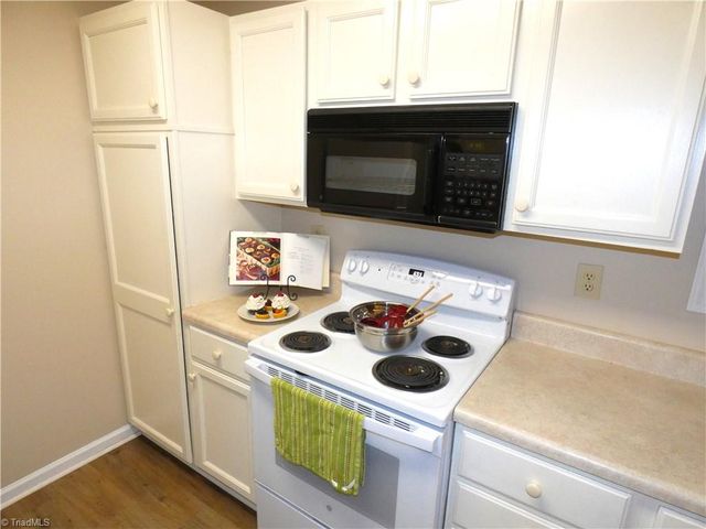 3982 Westridge Meadow Circle, Clemmons, NC 27012