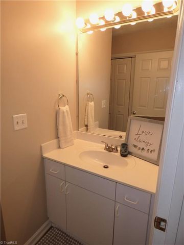 3982 Westridge Meadow Circle, Clemmons, NC 27012