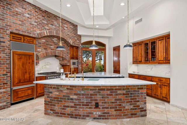 1887 E Desert Garden Drive, Tucson, AZ 85718