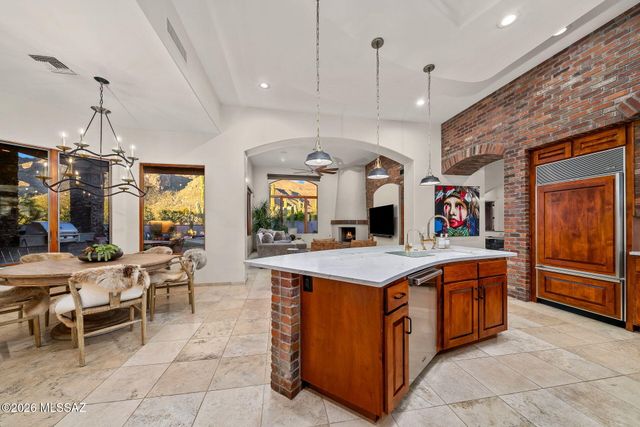 1887 E Desert Garden Drive, Tucson, AZ 85718