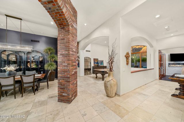 1887 E Desert Garden Drive, Tucson, AZ 85718