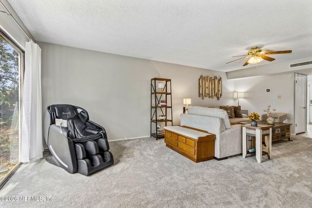 8702 COMO LAKE Drive, Jacksonville, FL 32256