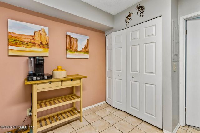 8702 COMO LAKE Drive, Jacksonville, FL 32256