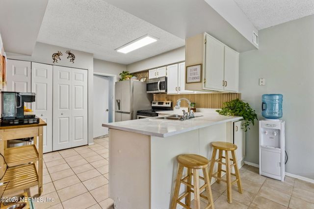 8702 COMO LAKE Drive, Jacksonville, FL 32256