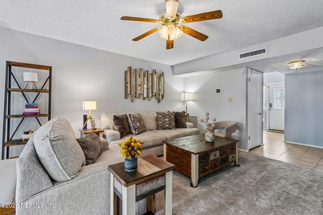 8702 COMO LAKE Drive, Jacksonville, FL 32256