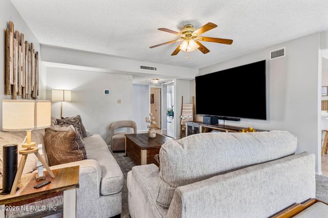 8702 COMO LAKE Drive, Jacksonville, FL 32256