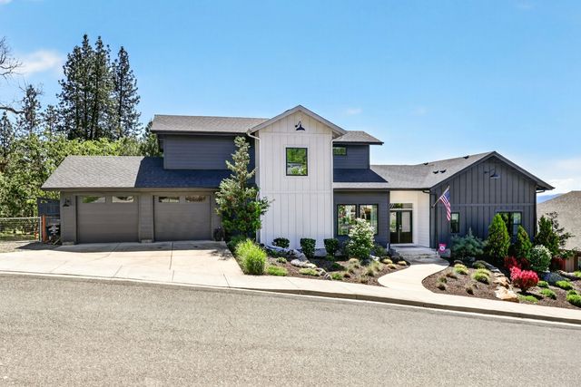 1575 NE Noble Heights, Grants Pass, OR 97526
