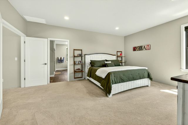 1575 NE Noble Heights, Grants Pass, OR 97526