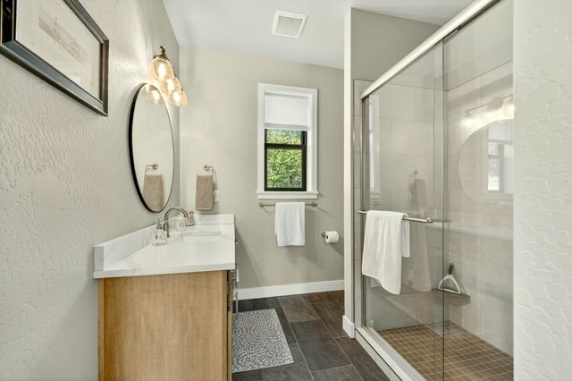 1575 NE Noble Heights, Grants Pass, OR 97526