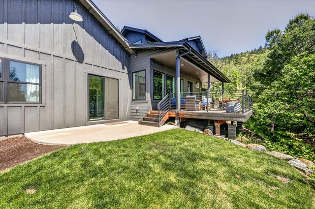 1575 NE Noble Heights, Grants Pass, OR 97526