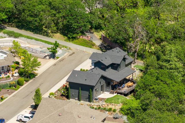 1575 NE Noble Heights, Grants Pass, OR 97526
