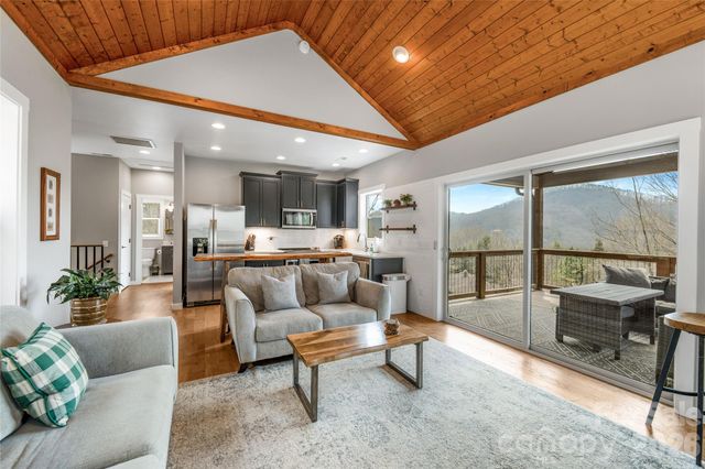 54 Weldon Way, Fairview, NC 28730