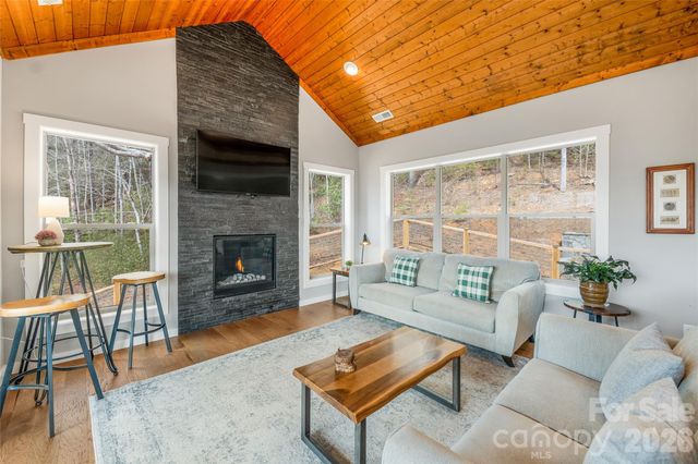 54 Weldon Way, Fairview, NC 28730