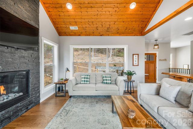 54 Weldon Way, Fairview, NC 28730