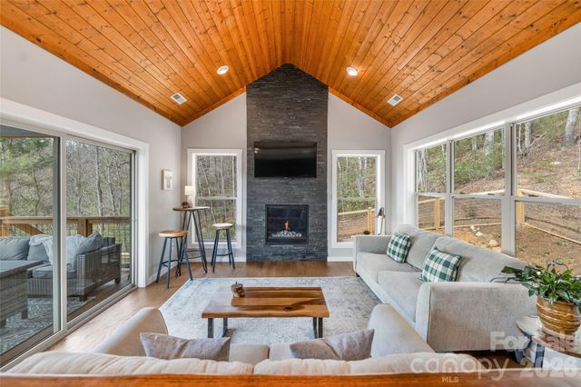 54 Weldon Way, Fairview, NC 28730