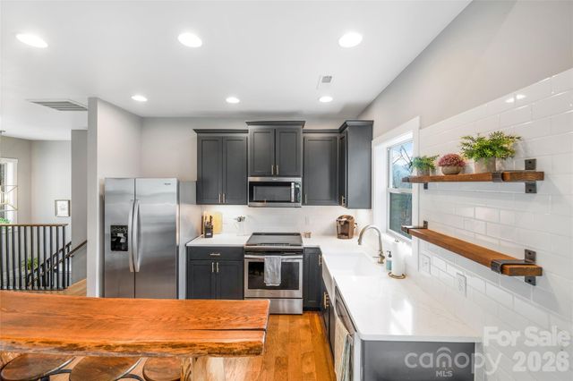 54 Weldon Way, Fairview, NC 28730