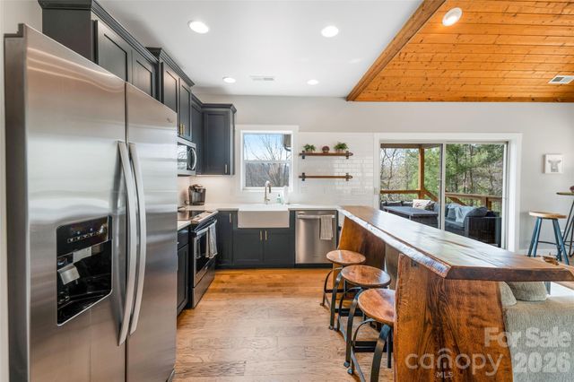 54 Weldon Way, Fairview, NC 28730