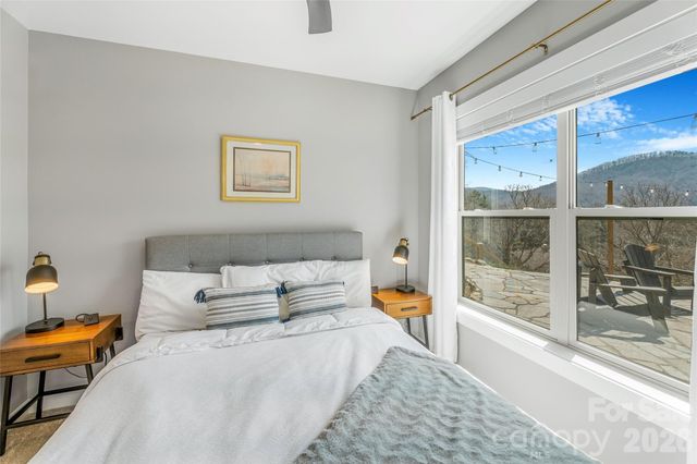 54 Weldon Way, Fairview, NC 28730