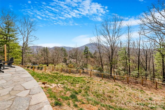 54 Weldon Way, Fairview, NC 28730