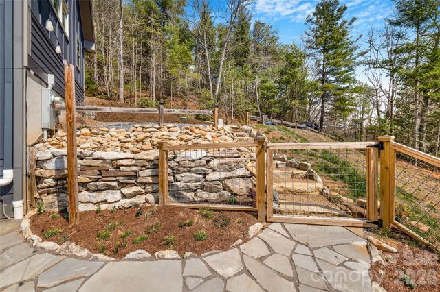 54 Weldon Way, Fairview, NC 28730