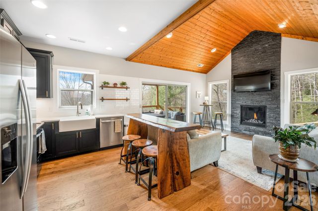 54 Weldon Way, Fairview, NC 28730