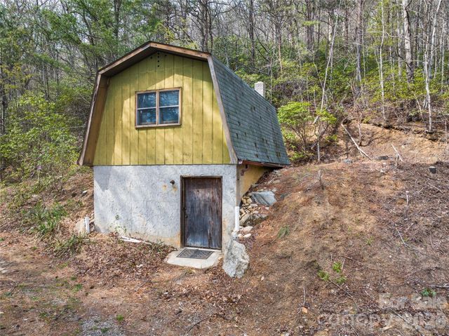 54 Weldon Way, Fairview, NC 28730