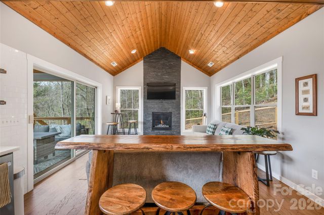 54 Weldon Way, Fairview, NC 28730