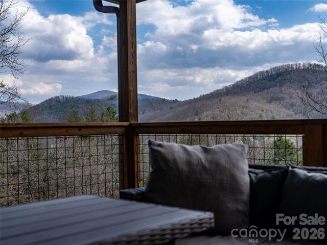 54 Weldon Way, Fairview, NC 28730