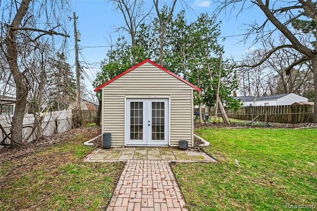 937 Marvell Place, Waterford, MI 48327