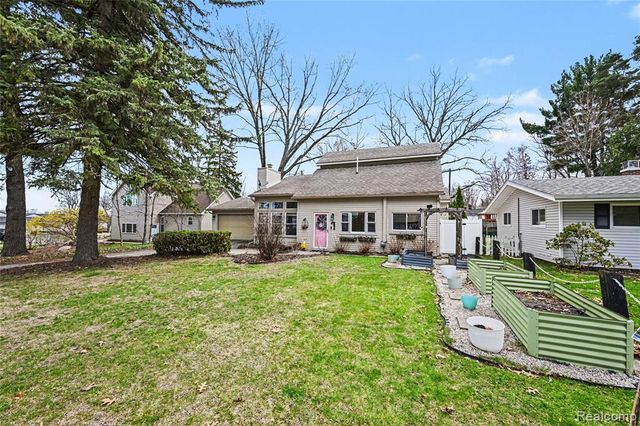 937 Marvell Place, Waterford, MI 48327