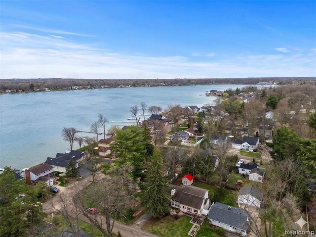 937 Marvell Place, Waterford, MI 48327