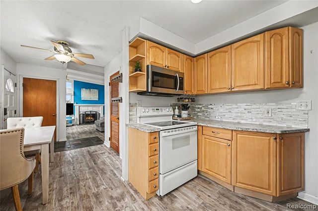 937 Marvell Place, Waterford, MI 48327