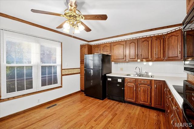 7060 Howdershell Road, Hazelwood, MO 63042