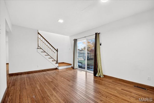 7060 Howdershell Road, Hazelwood, MO 63042