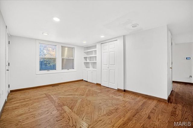 7060 Howdershell Road, Hazelwood, MO 63042