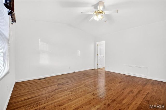 7060 Howdershell Road, Hazelwood, MO 63042