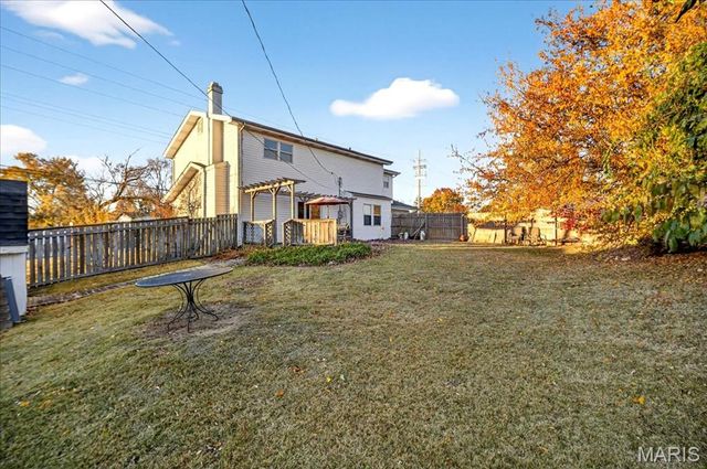 7060 Howdershell Road, Hazelwood, MO 63042