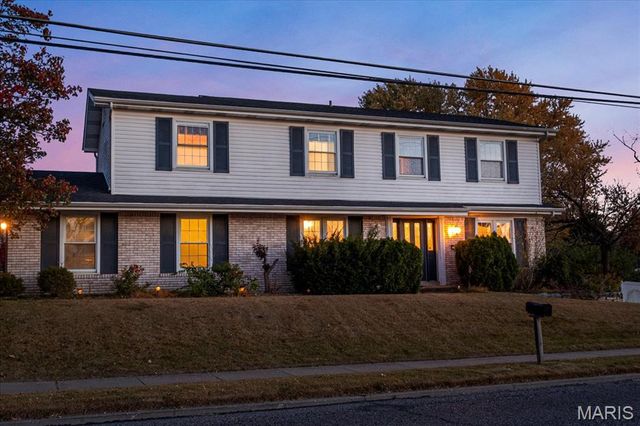 7060 Howdershell Road, Hazelwood, MO 63042