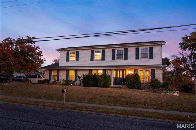 7060 Howdershell Road, Hazelwood, MO 63042