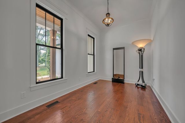 445 Old Pond Ln, Dickson, TN 37055