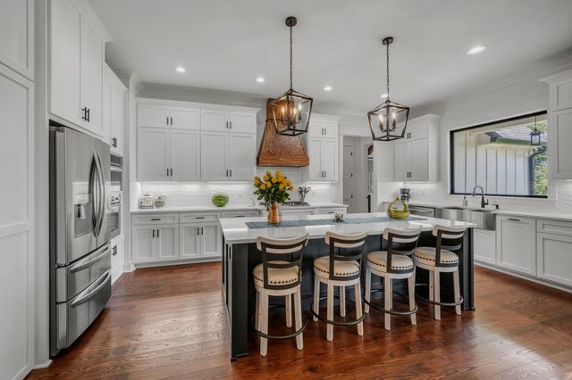 445 Old Pond Ln, Dickson, TN 37055