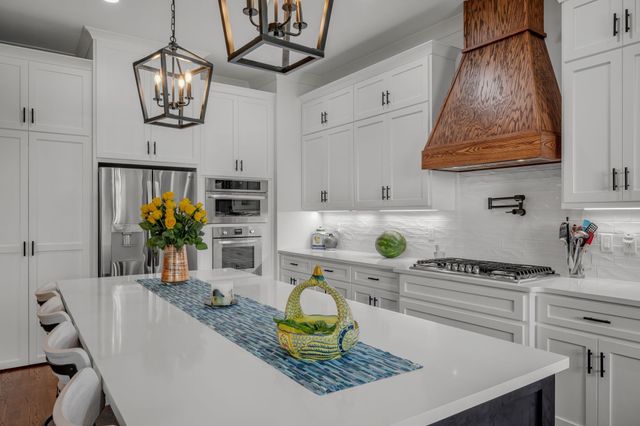 445 Old Pond Ln, Dickson, TN 37055