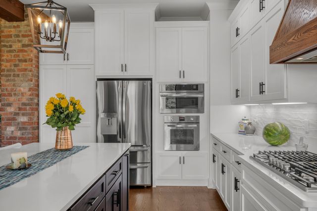 445 Old Pond Ln, Dickson, TN 37055