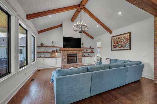 445 Old Pond Ln, Dickson, TN 37055