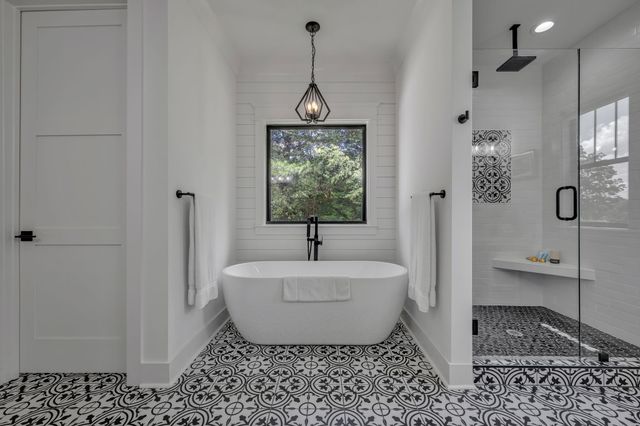 445 Old Pond Ln, Dickson, TN 37055